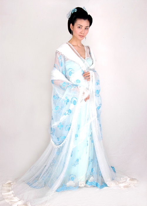 欧阳英(蒙嘉慧饰)