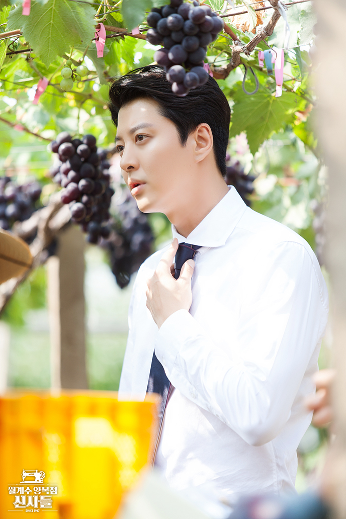 《月桂树西装店的绅士们》海报