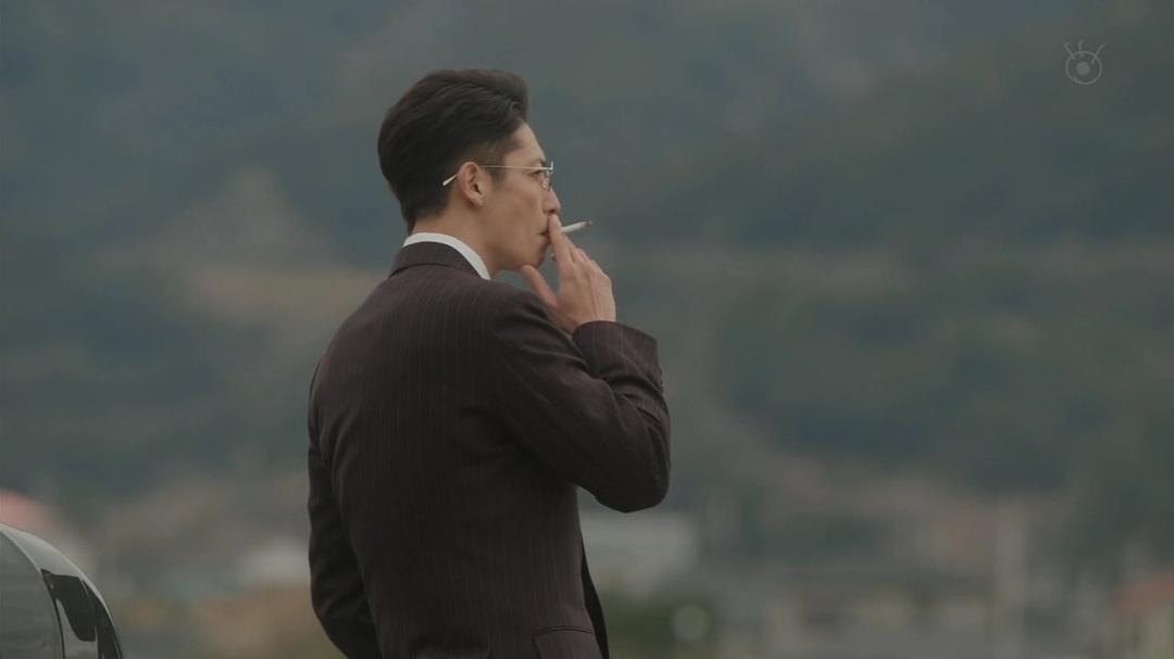 《女人的勋章》剧照第31张图片