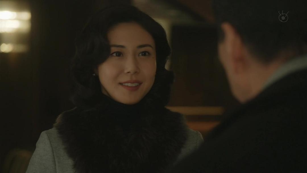 《女人的勋章》剧照第25张图片