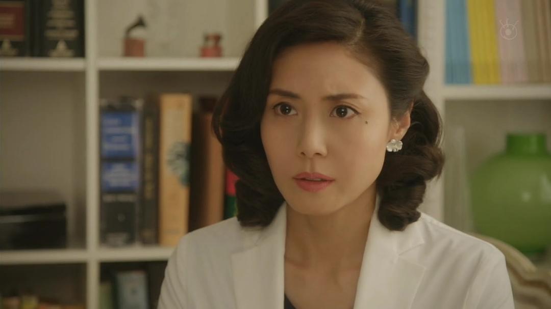 《女人的勋章》剧照第21张图片