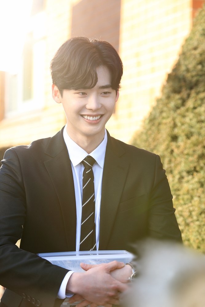 《当你沉睡时》海报第48张图片