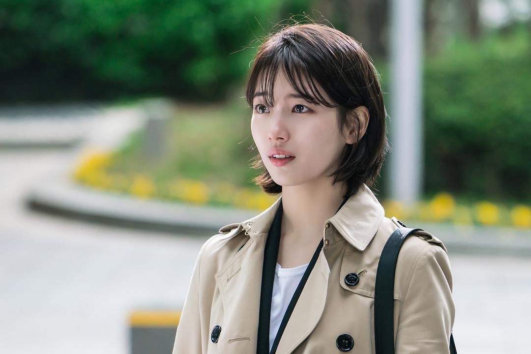 《当你沉睡时》海报第18张图片