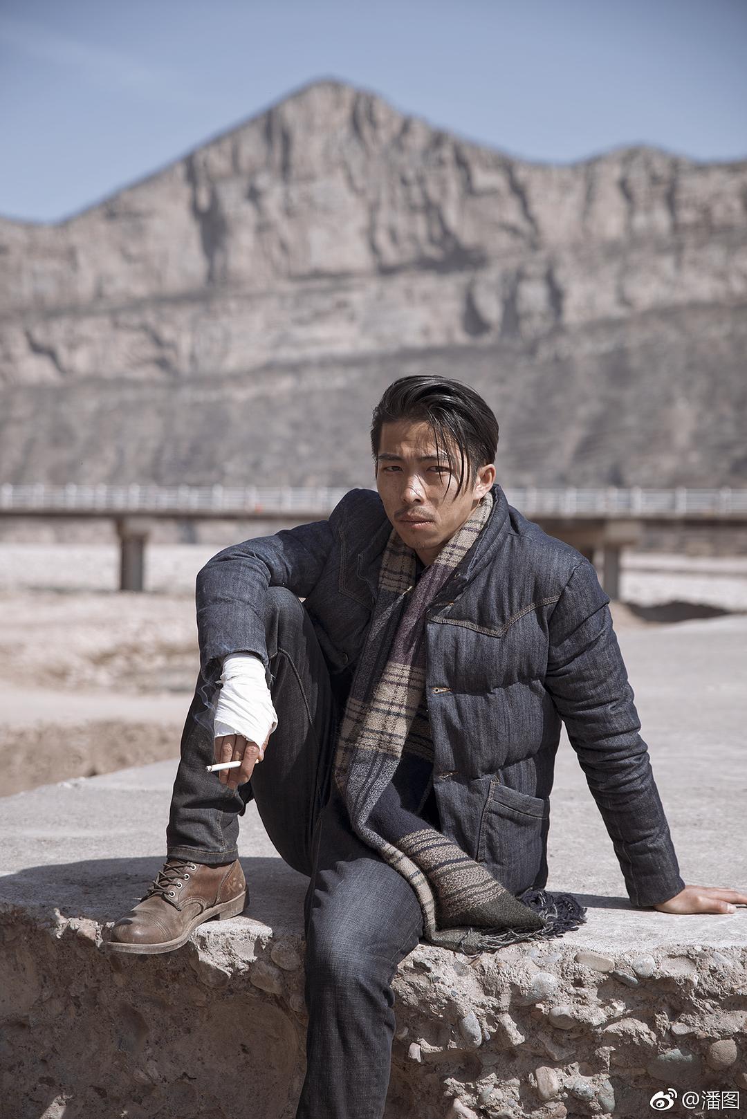 《大象席地而坐》剧照第3张图片