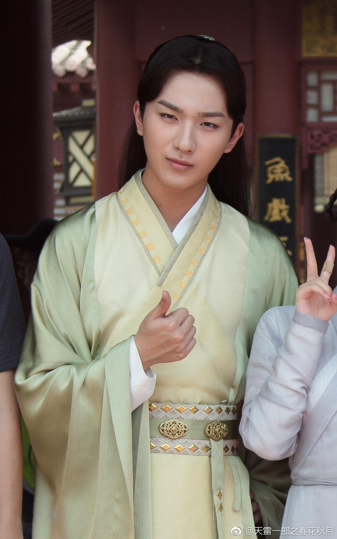《天雷一部之春花秋月》剧照第51张图片