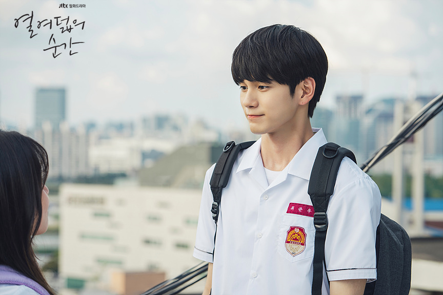 《十八岁的瞬间》海报第35张图片