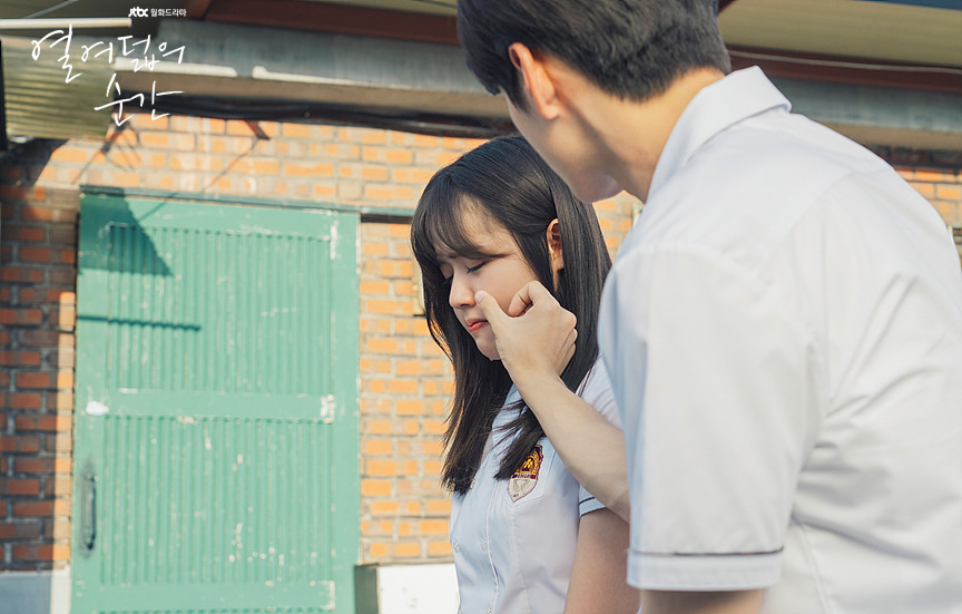 《十八岁的瞬间》海报第34张图片