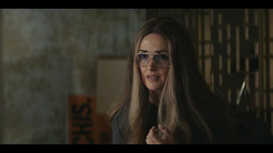 《美国夫人》海报第53张图片