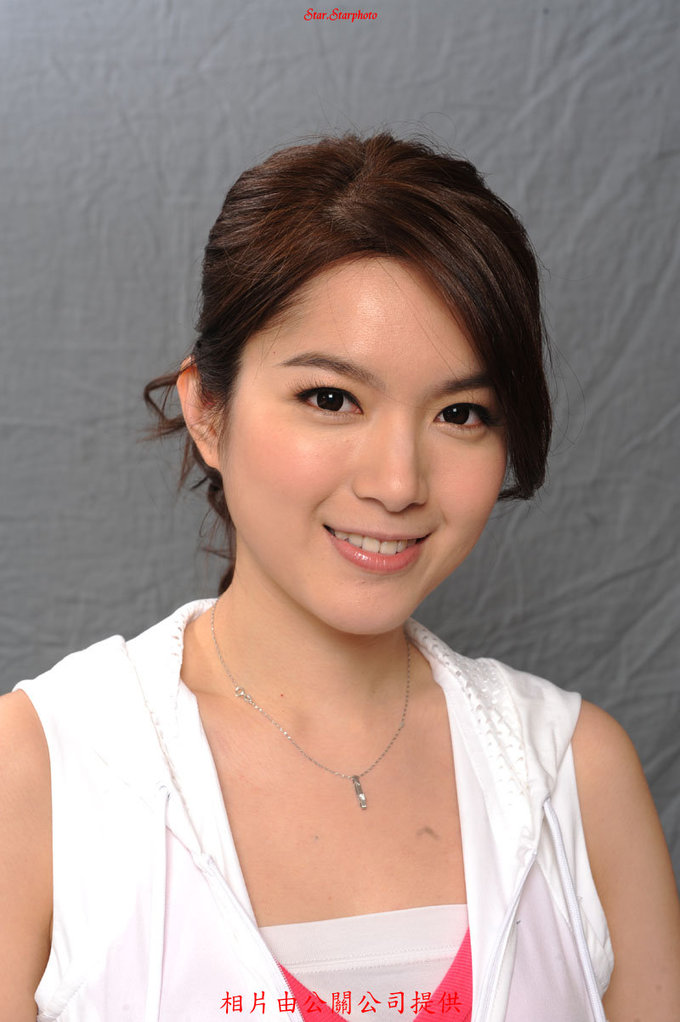 苟芸慧饰季羡悠