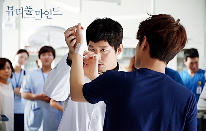 《美丽心灵》海报第2张图片