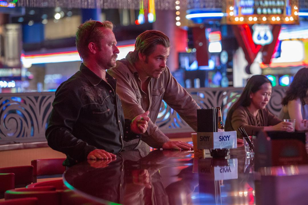 《赴汤蹈火》海报第33张图片