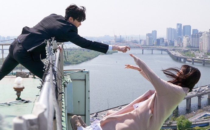 《当你沉睡时》海报第50张图片