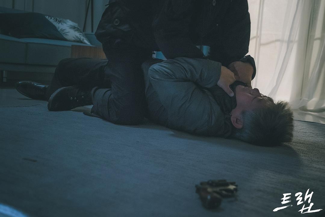 《圈套》剧照第6张图片