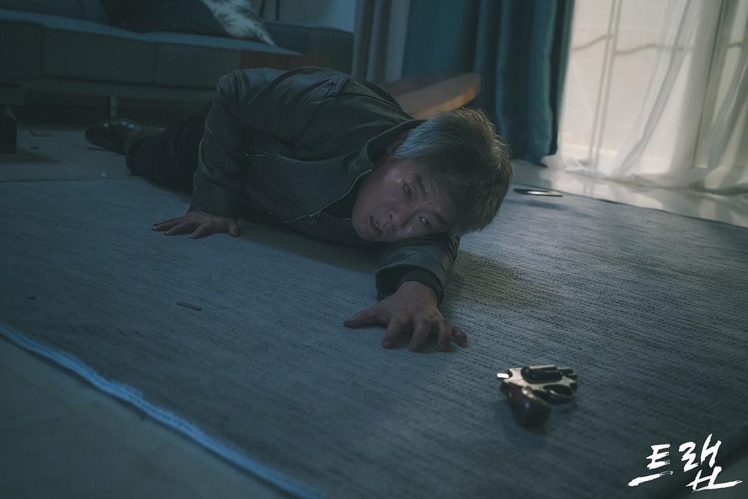 《圈套》剧照第5张图片