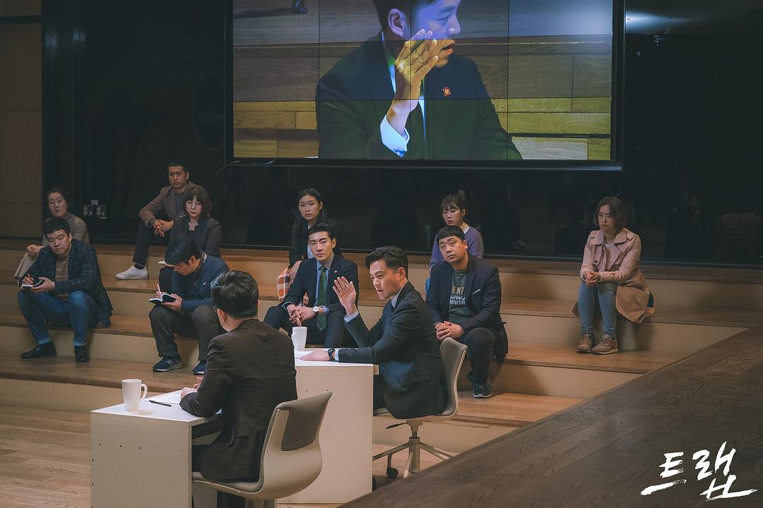 《圈套》剧照第38张图片