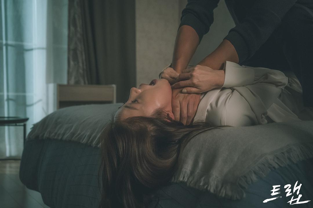 《圈套》剧照第32张图片