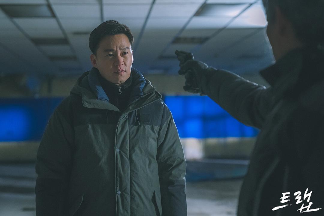 《圈套》剧照第23张图片