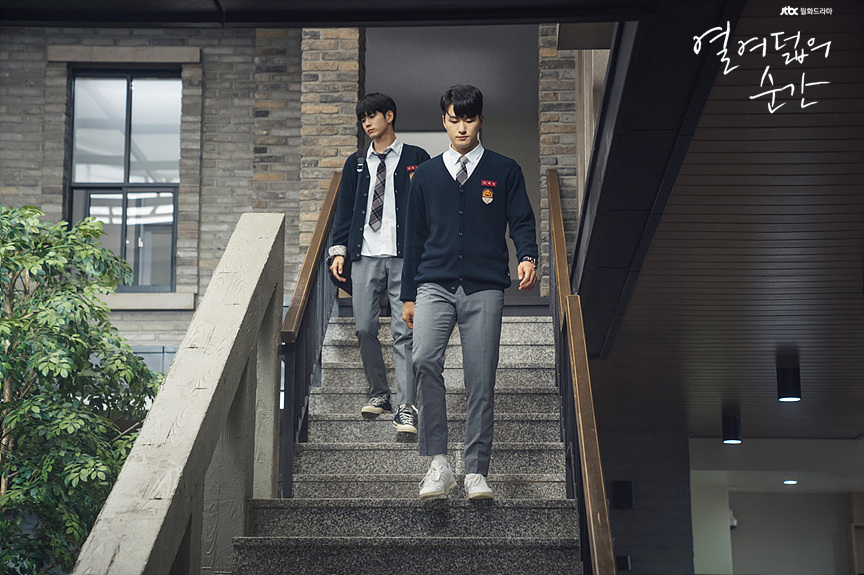 《十八岁的瞬间》海报第16张图片