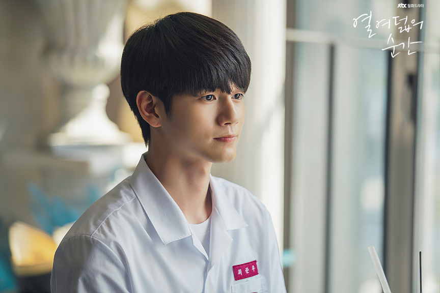 《十八岁的瞬间》海报第42张图片