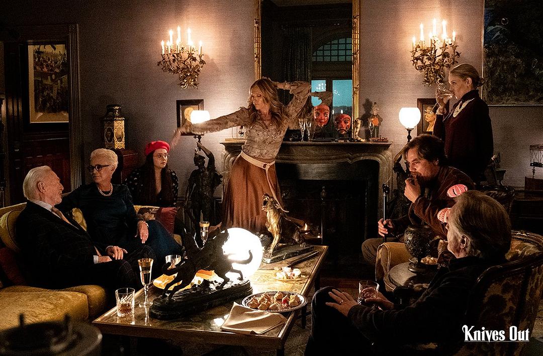 《利刃出鞘》剧照第35张图片