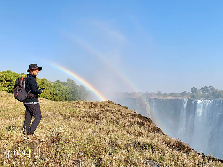 《人类-动物》海报第19张图片