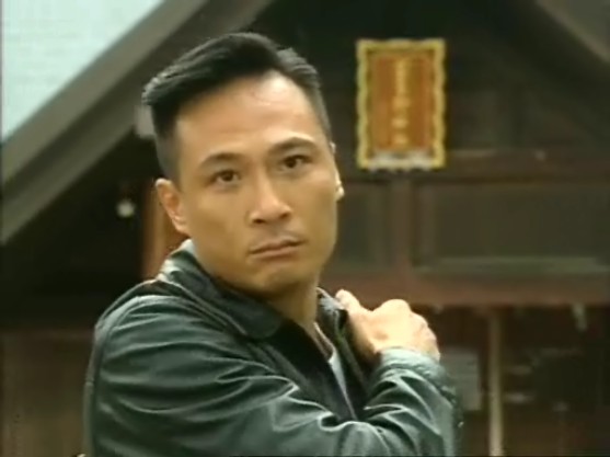 《冲上云霄》海报