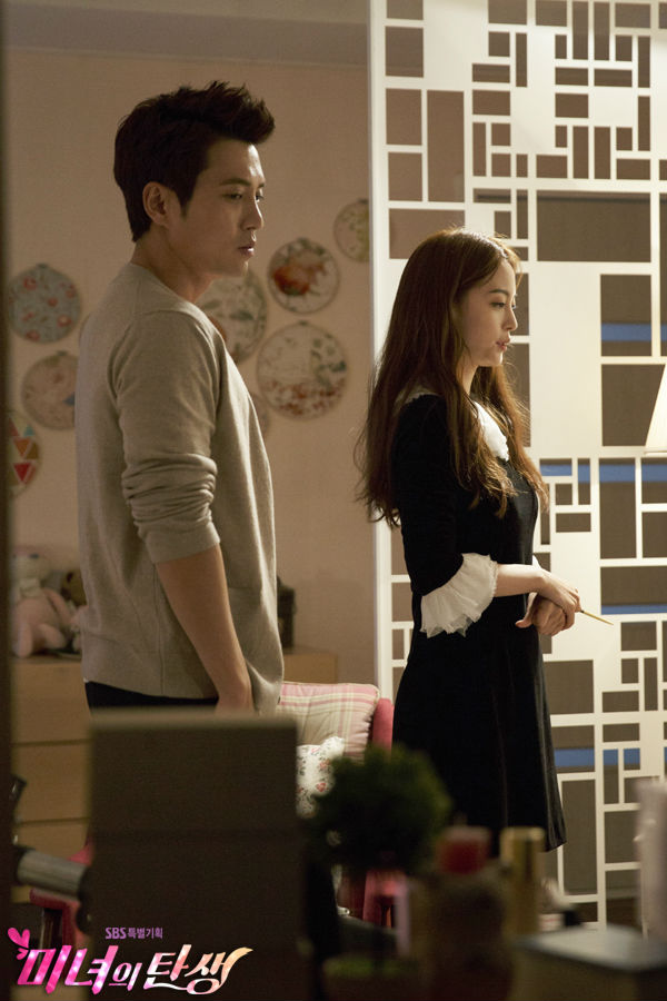 《美女的诞生》海报