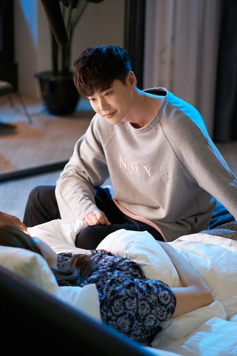 《W-两个世界》海报