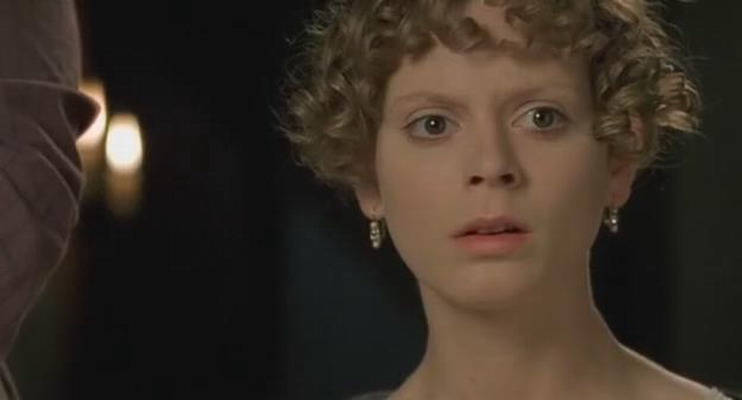 艾米莉娅·福克斯饰...