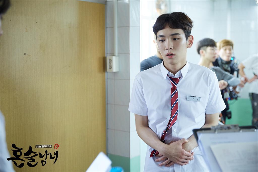 《独酌男女》海报第57张图片