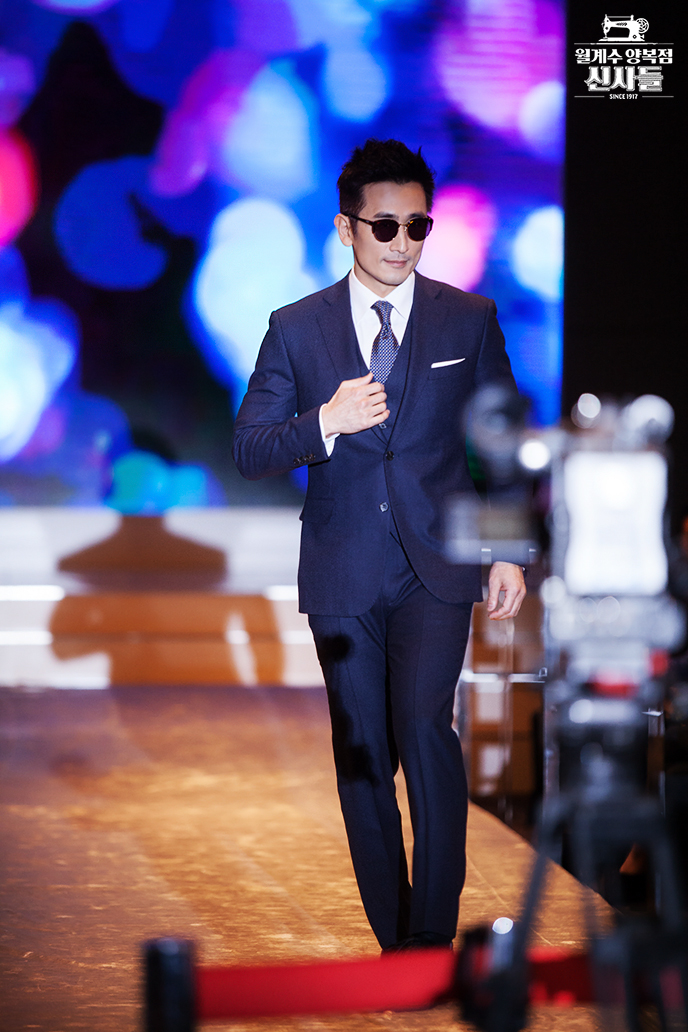 《月桂树西装店的绅士们》海报