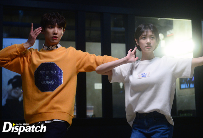 《爸爸好奇怪》剧照第3张图片