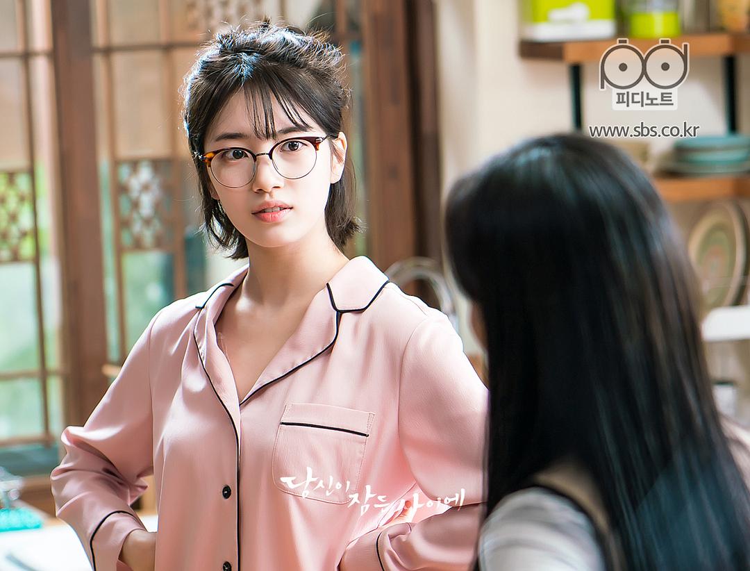 《当你沉睡时》海报第39张图片