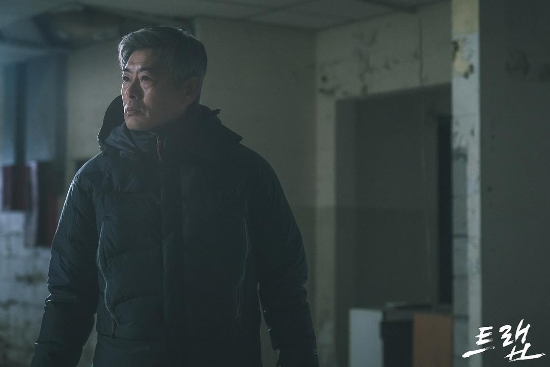 《圈套》剧照第20张图片