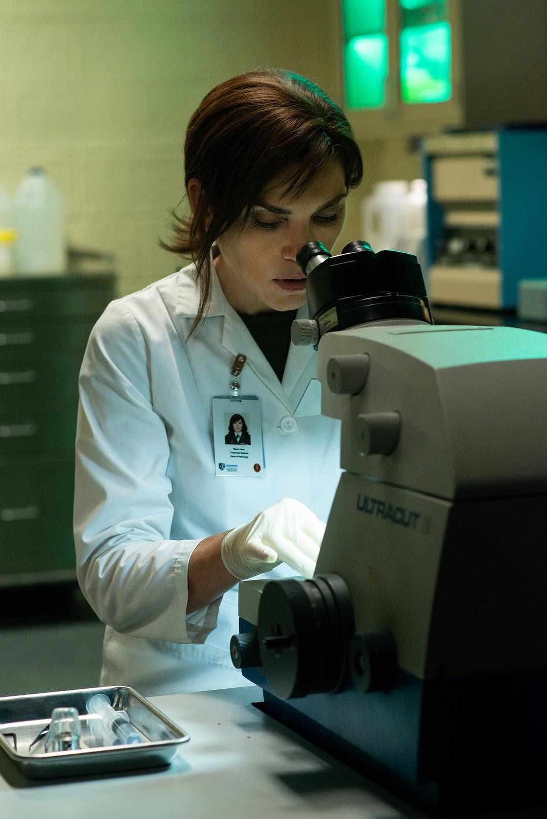 《血疫》剧照第14张图片