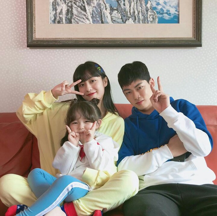 《十八岁第二季》海报第5张图片