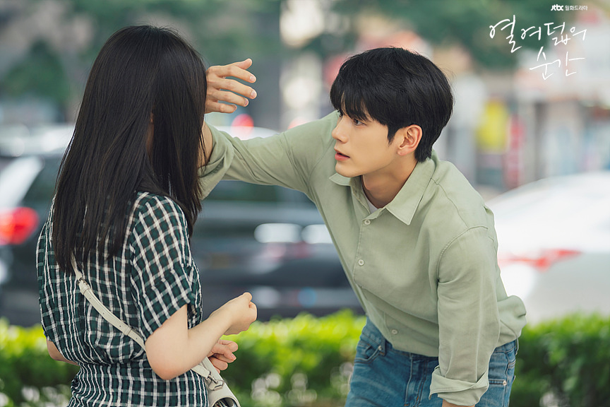 《十八岁的瞬间》海报第13张图片