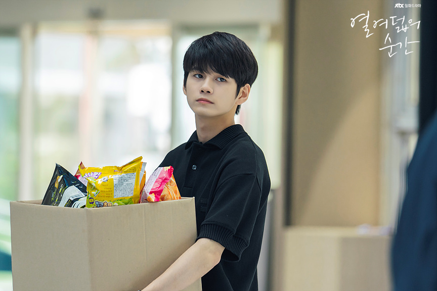 《十八岁的瞬间》海报第23张图片