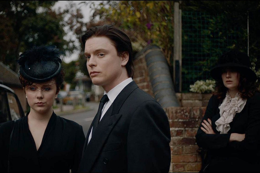 《白屋农场》剧照第4张图片