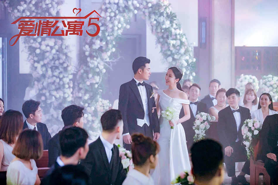 胡一菲（娄艺潇饰）曾...