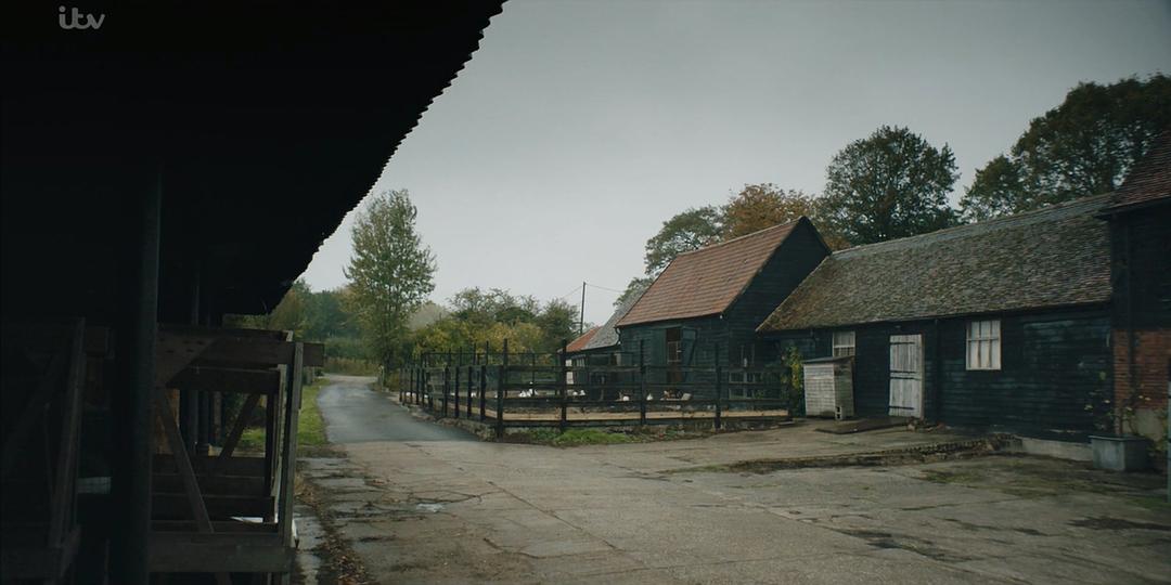 《白屋农场》剧照第15张图片