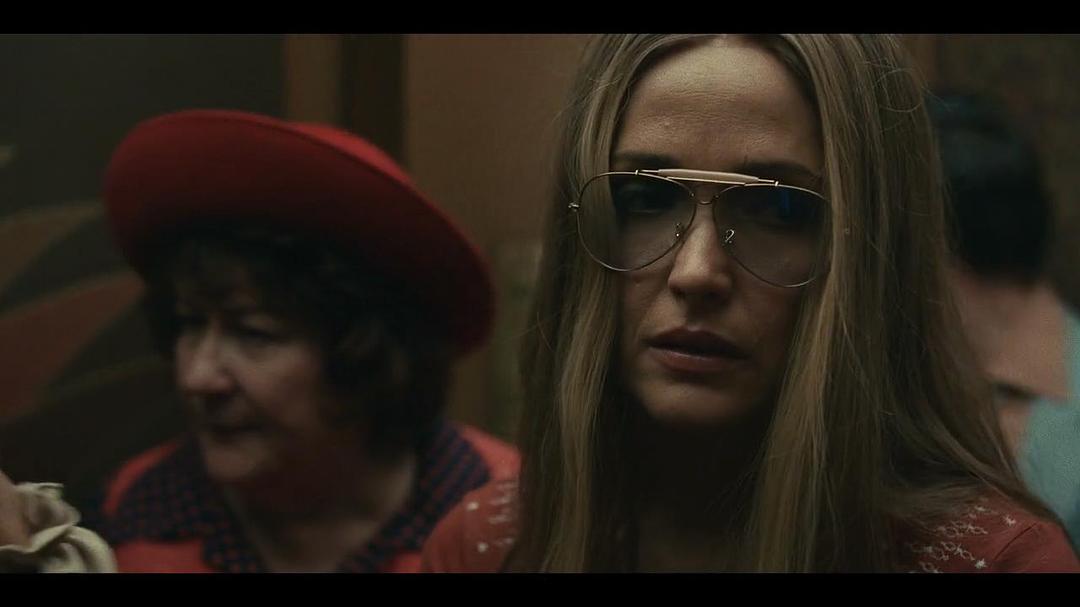 《美国夫人》海报第56张图片